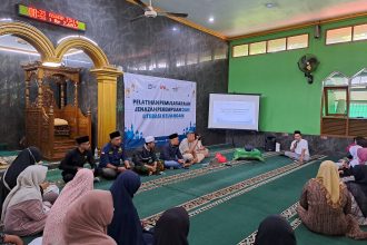 Lembaga Amil Zakat & Wakaf (Laziswaf) Daulat Umat berkolaborasi dengan Ruang Amal menggelar Pelatihan Pemulasaraan Jenazah Perempuan di Masjid Jami Darussalam, Bubulak, Kota Bogor, pada Senin (24/3/2025).